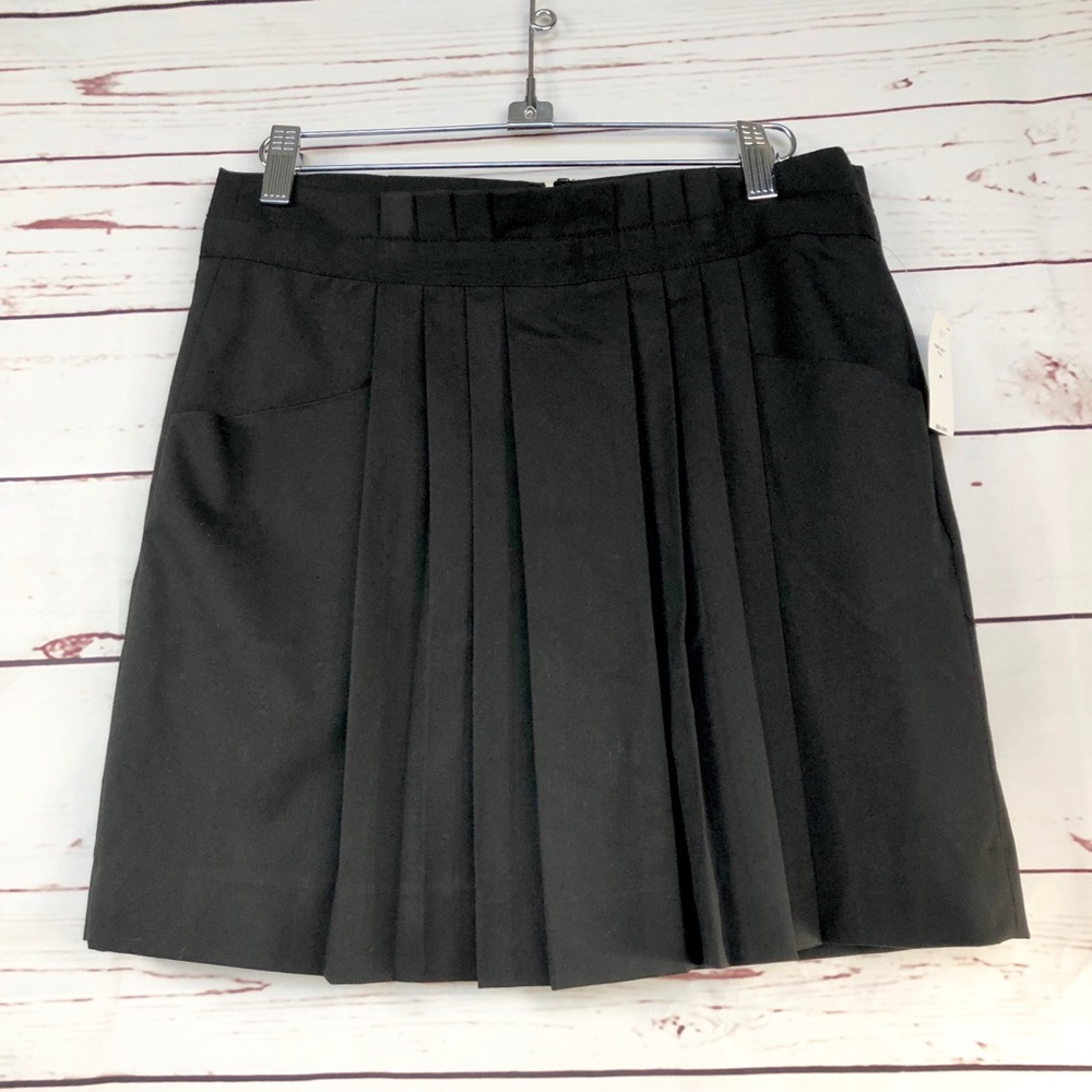 GAP pleated black skirt